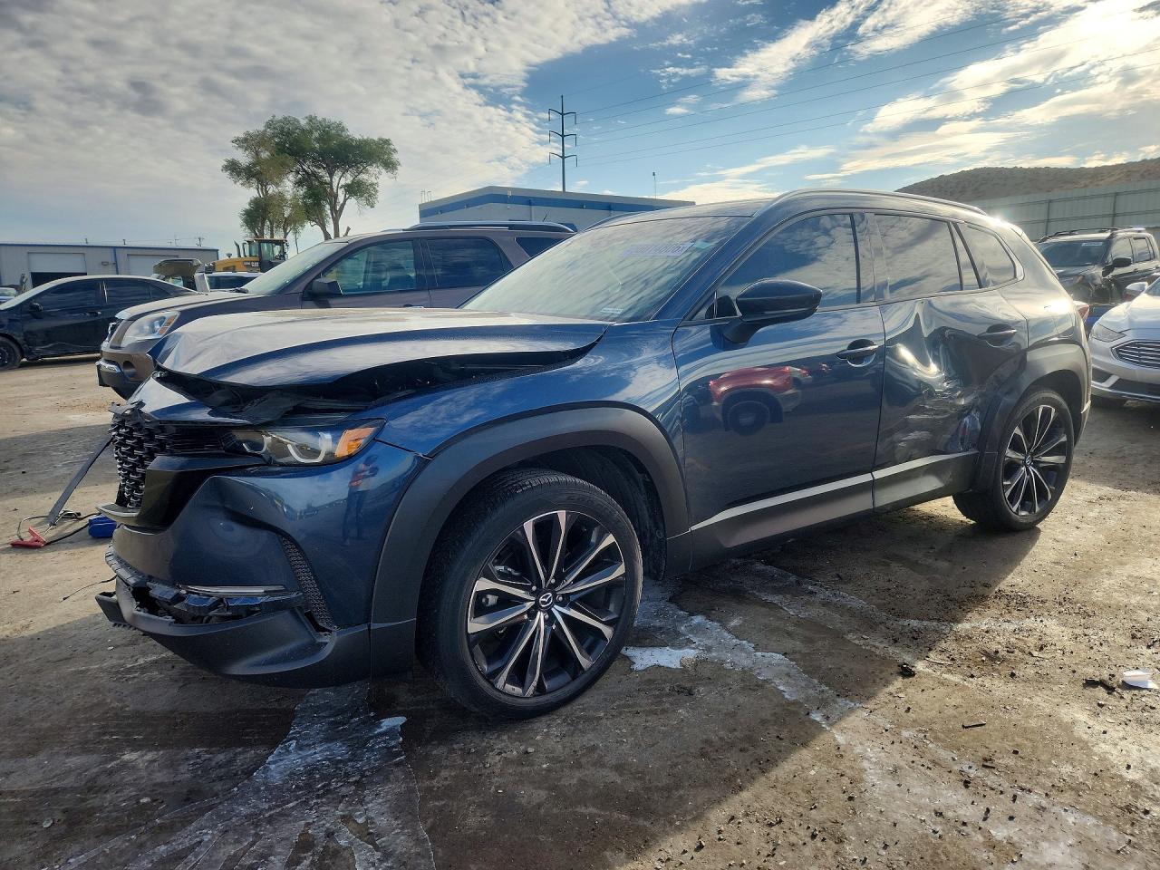 Photo of the 2024 MAZDA CX-50 PREMIUM PLUS