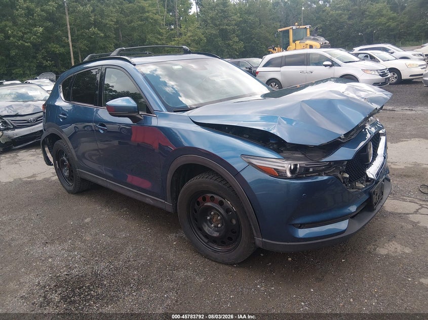 Photo of the 2021 MAZDA CX-5 SIGNATURE