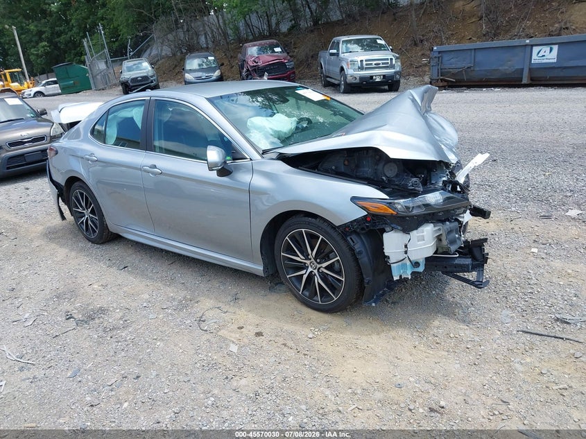 Photo of the 2023 TOYOTA CAMRY SE