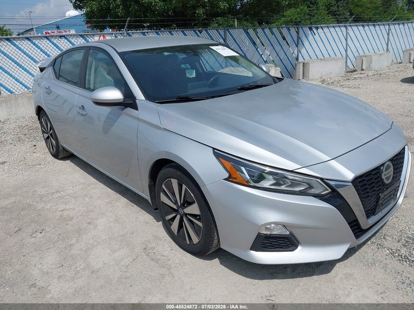 Photo of the 2021 NISSAN ALTIMA SV FWD