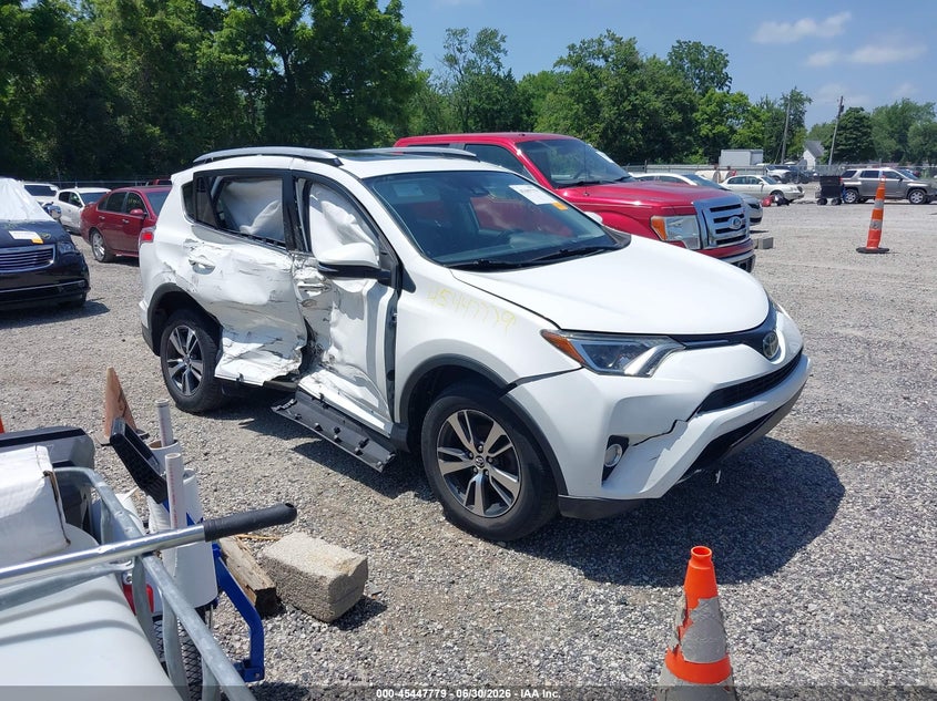 Photo of the 2018 TOYOTA RAV4 XLE