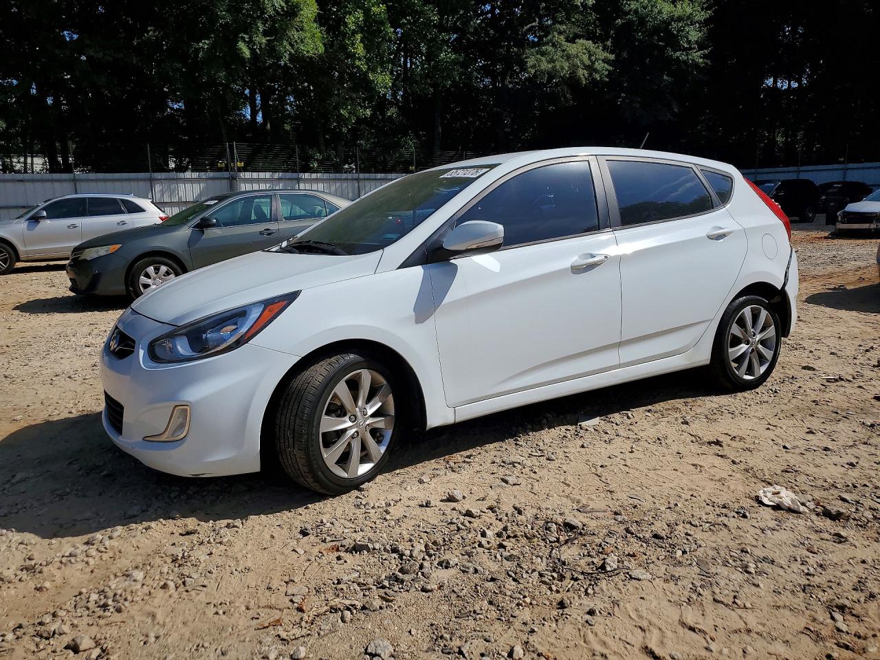 Photo of the 2013 HYUNDAI ACCENT SE