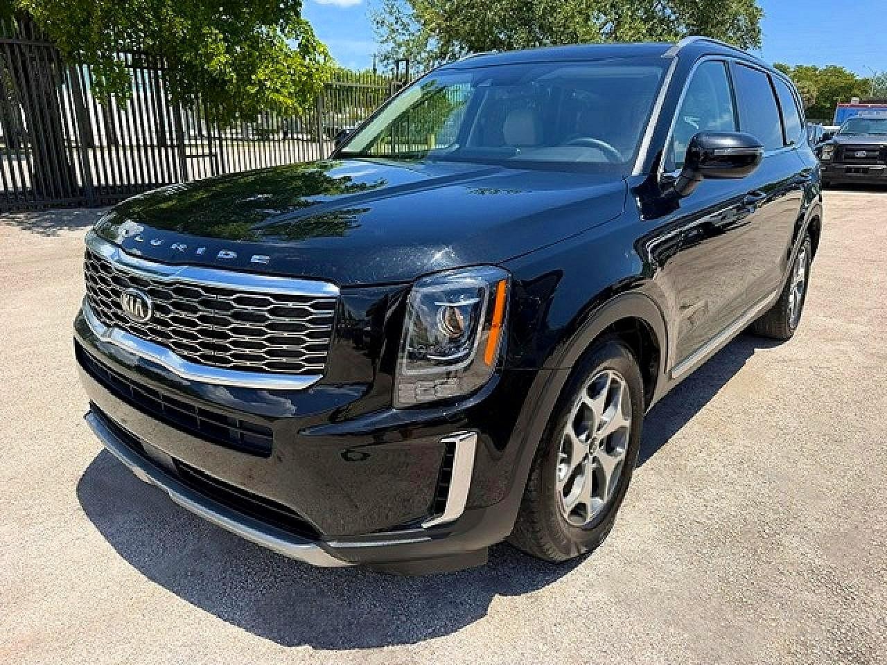 Photo of the 2020 KIA TELLURIDE EX