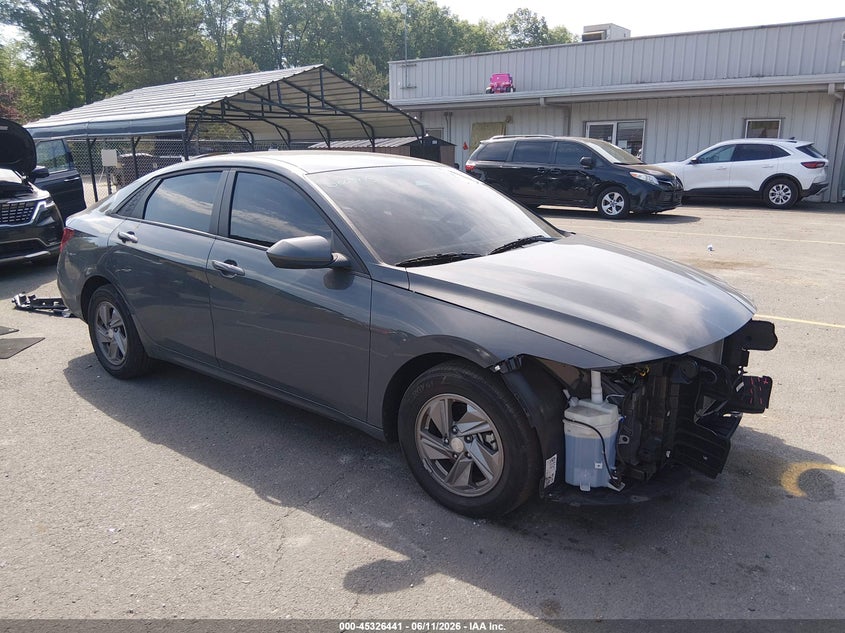 Photo of the 2025 HYUNDAI ELANTRA SE