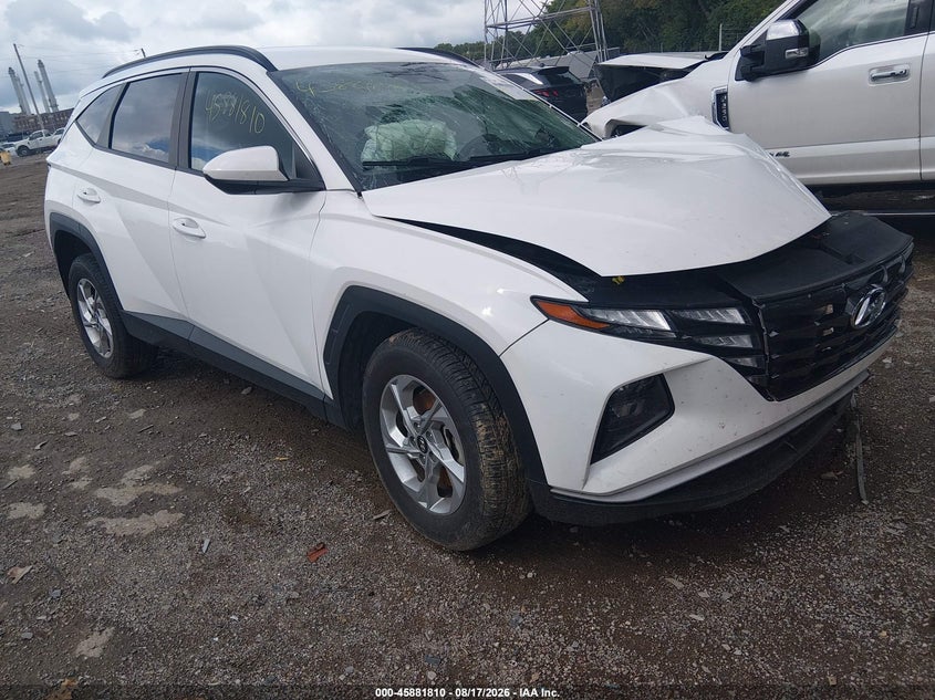 Photo of the 2024 HYUNDAI TUCSON SEL
