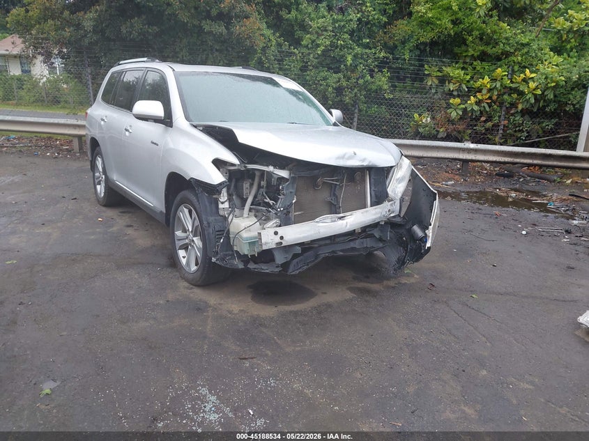 Photo of the 2013 TOYOTA HIGHLANDER LIMITED V6
