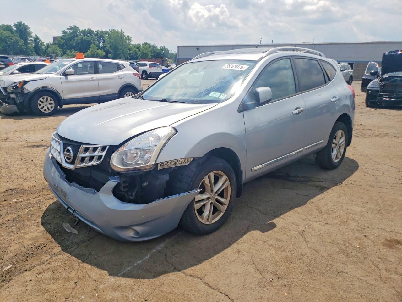 Photo of the 2013 NISSAN ROGUE S