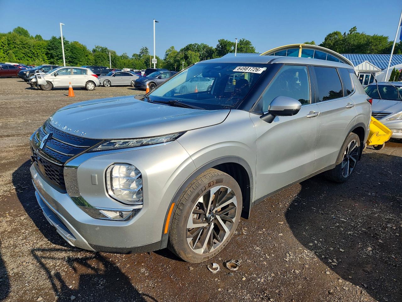 Photo of the 2022 MITSUBISHI OUTLANDER SE