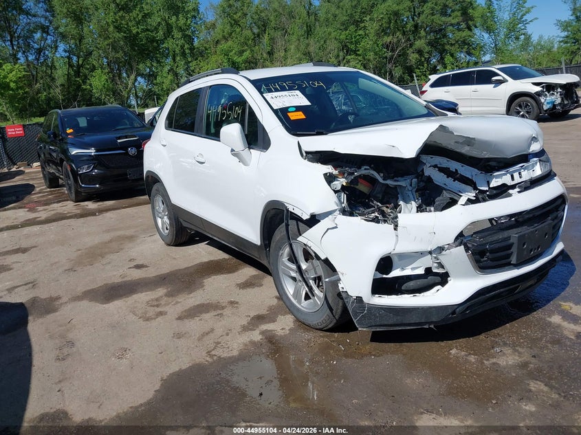 Photo of the 2020 CHEVROLET TRAX FWD LT