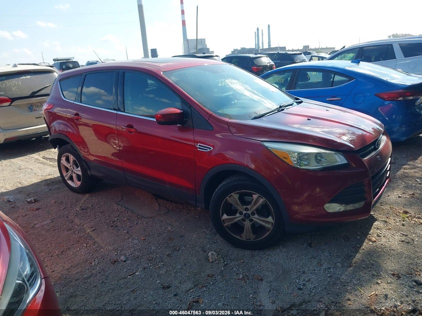 Photo of the 2015 FORD ESCAPE SE
