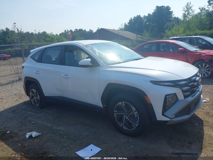 Photo of the 2026 HYUNDAI TUCSON HYBRID BLUE SE