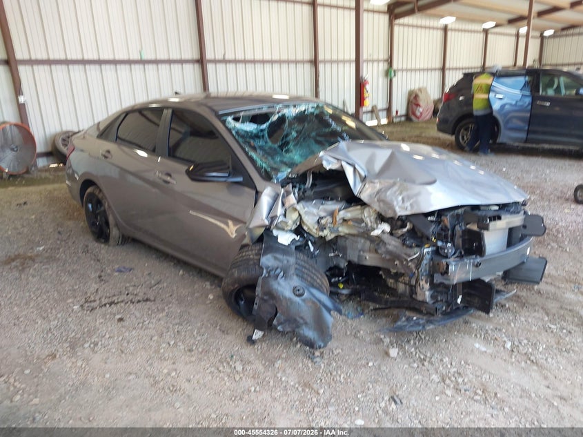 Photo of the 2026 HYUNDAI ELANTRA SEL SPORT
