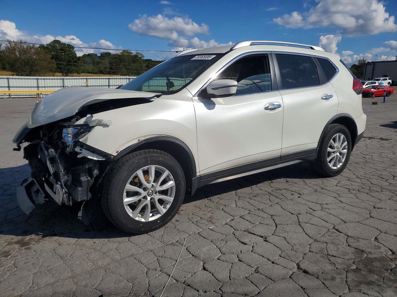 Photo of the 2017 NISSAN ROGUE SV