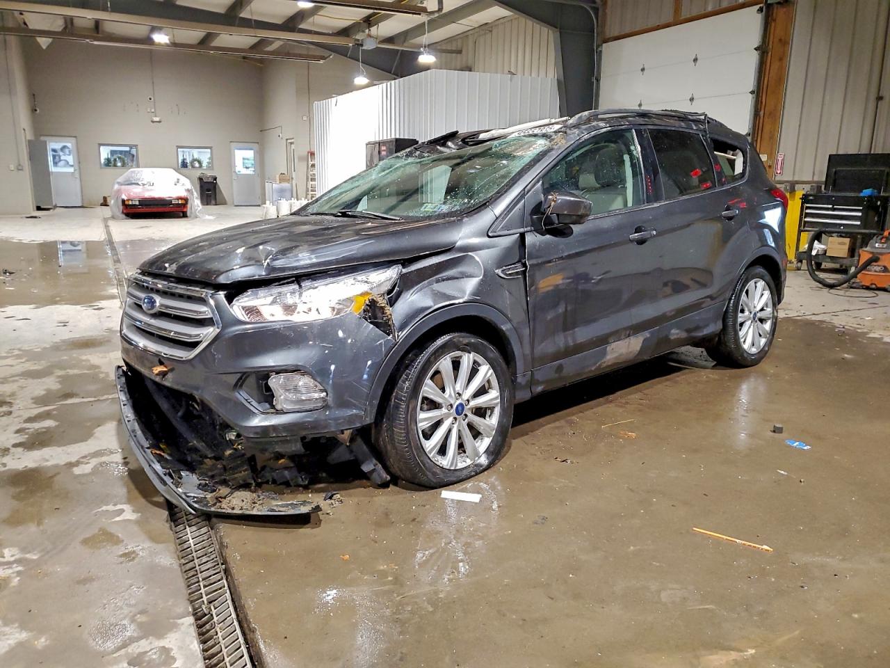 Photo of the 2019 FORD ESCAPE SEL