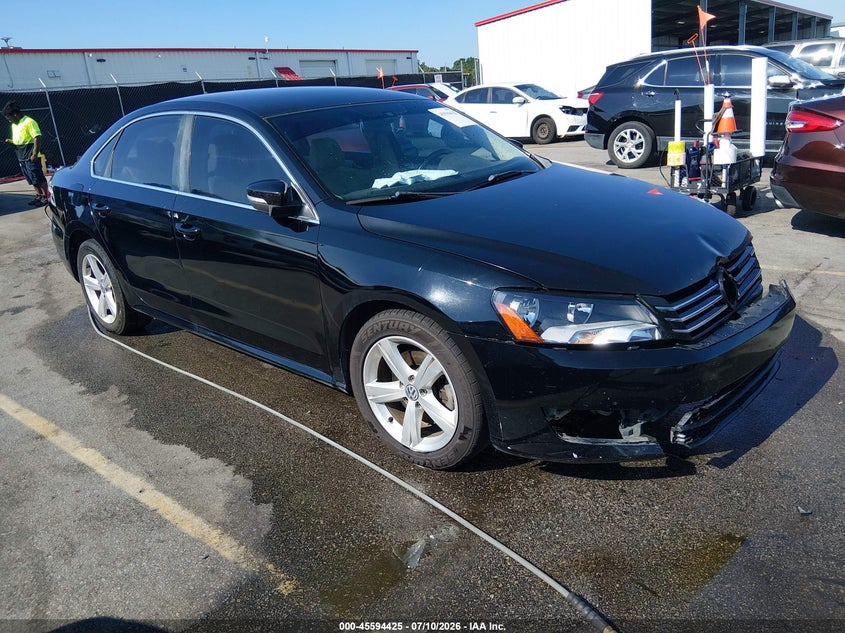 Photo of the 2013 VOLKSWAGEN PASSAT 2.5L SE