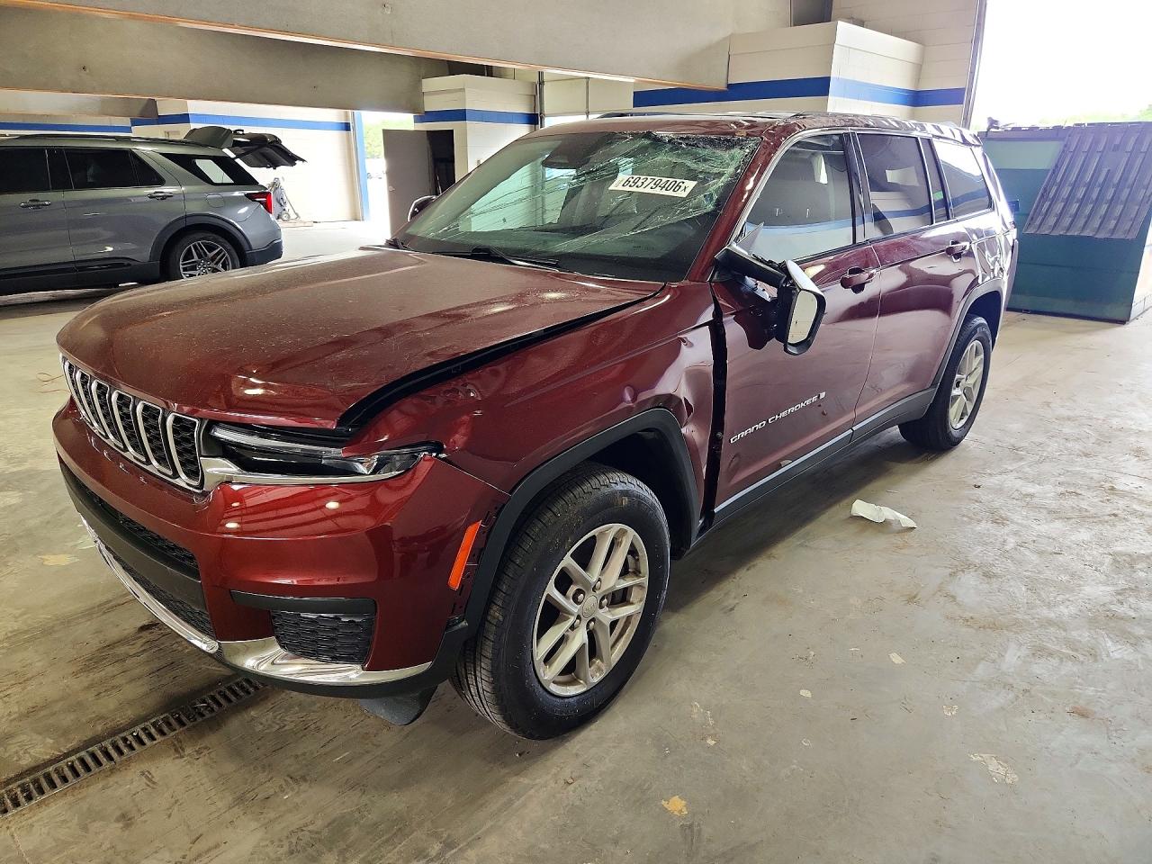 Photo of the 2023 JEEP GRAND CHEROKEE L LAREDO