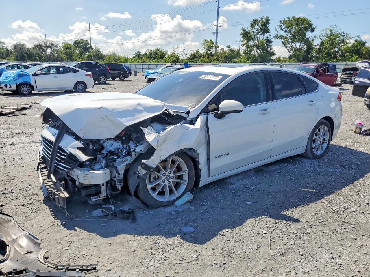 Photo of the 2019 FORD FUSION SE