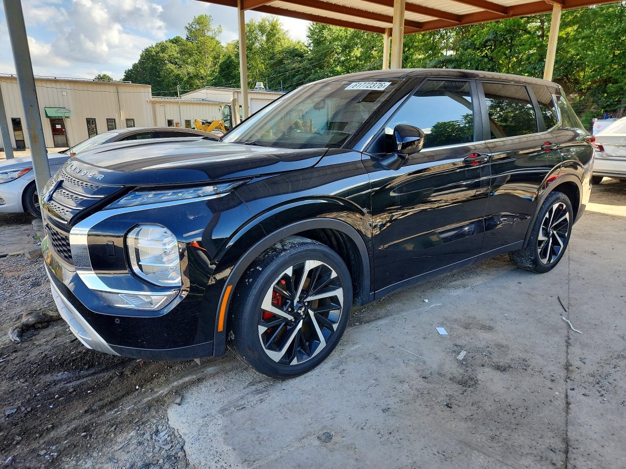Photo of the 2022 MITSUBISHI OUTLANDER SE