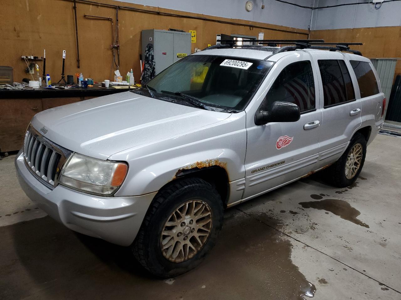 Photo of the 2004 JEEP GRAND CHEROKEE LAREDO