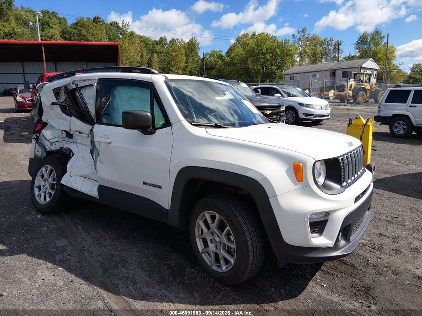 Photo of the 2023 JEEP RENEGADE LATITUDE 4X4
