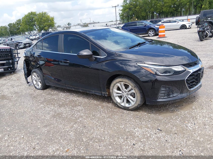 Photo of the 2019 CHEVROLET CRUZE LT