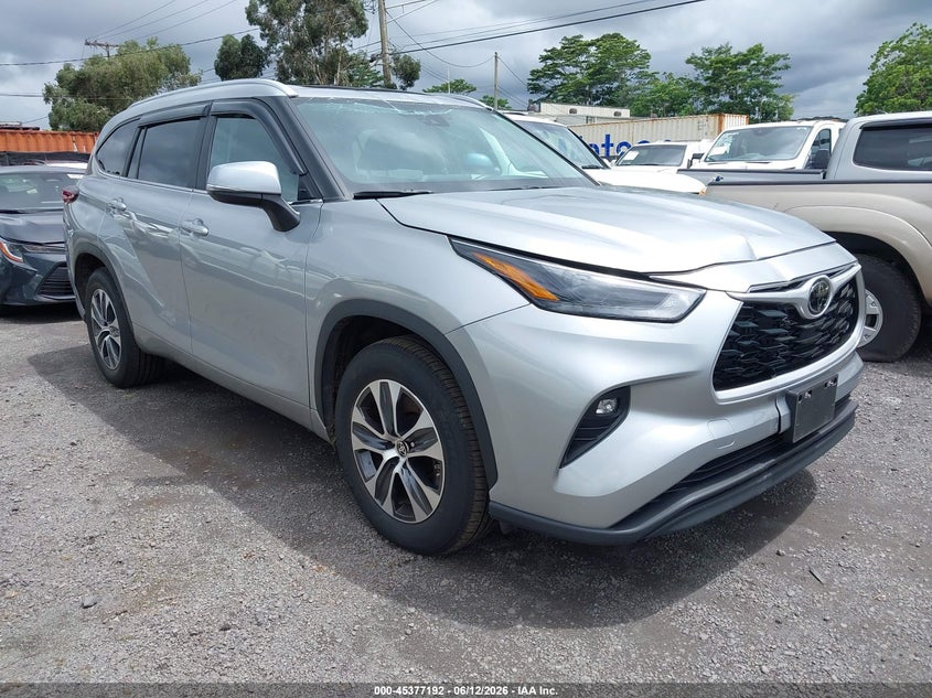 Photo of the 2024 TOYOTA HIGHLANDER XLE