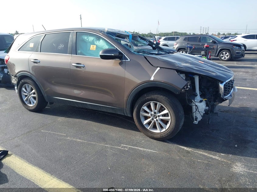 Photo of the 2020 KIA SORENTO 2.4L LX