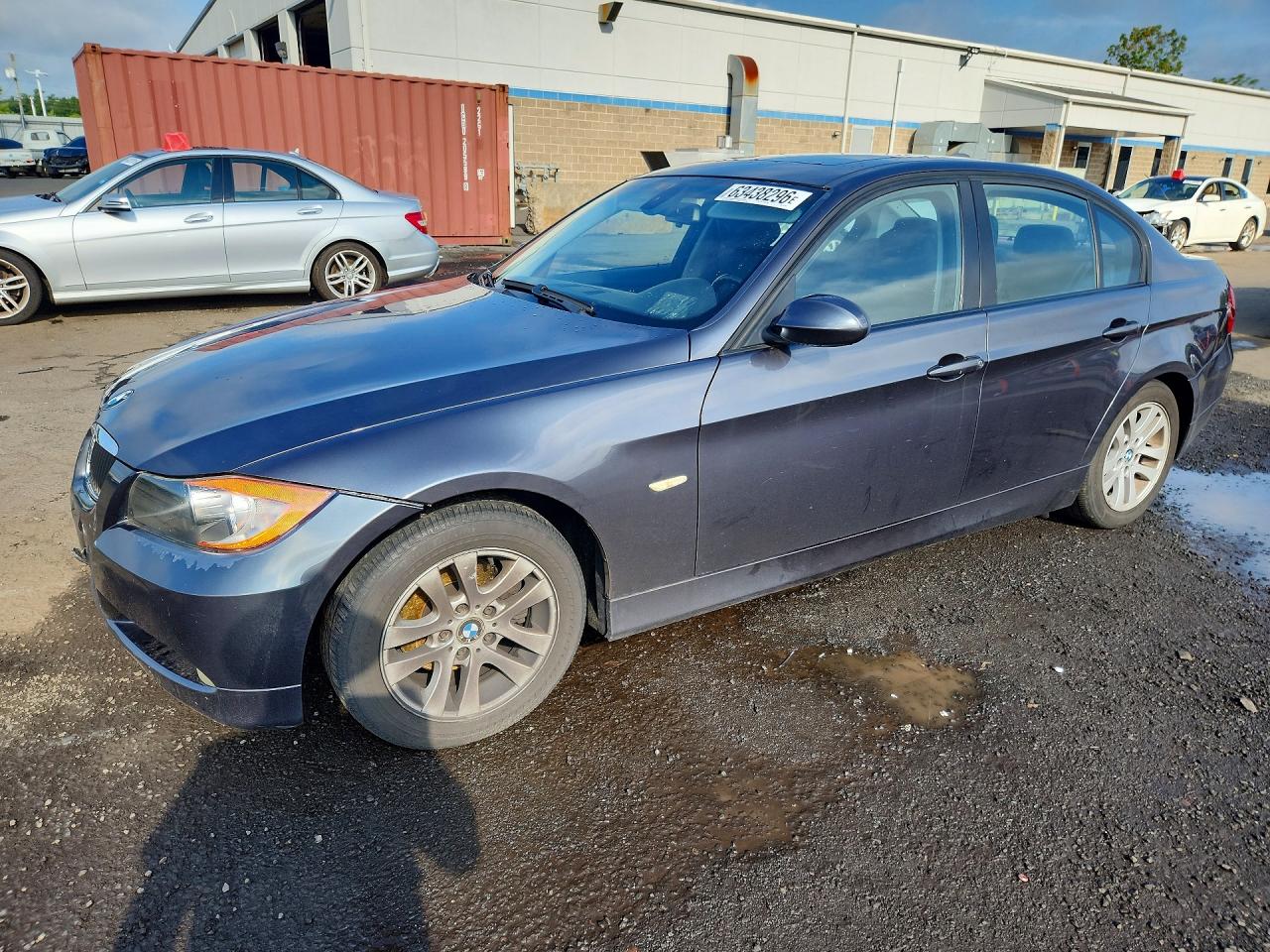 Photo of the 2007 BMW 328 I