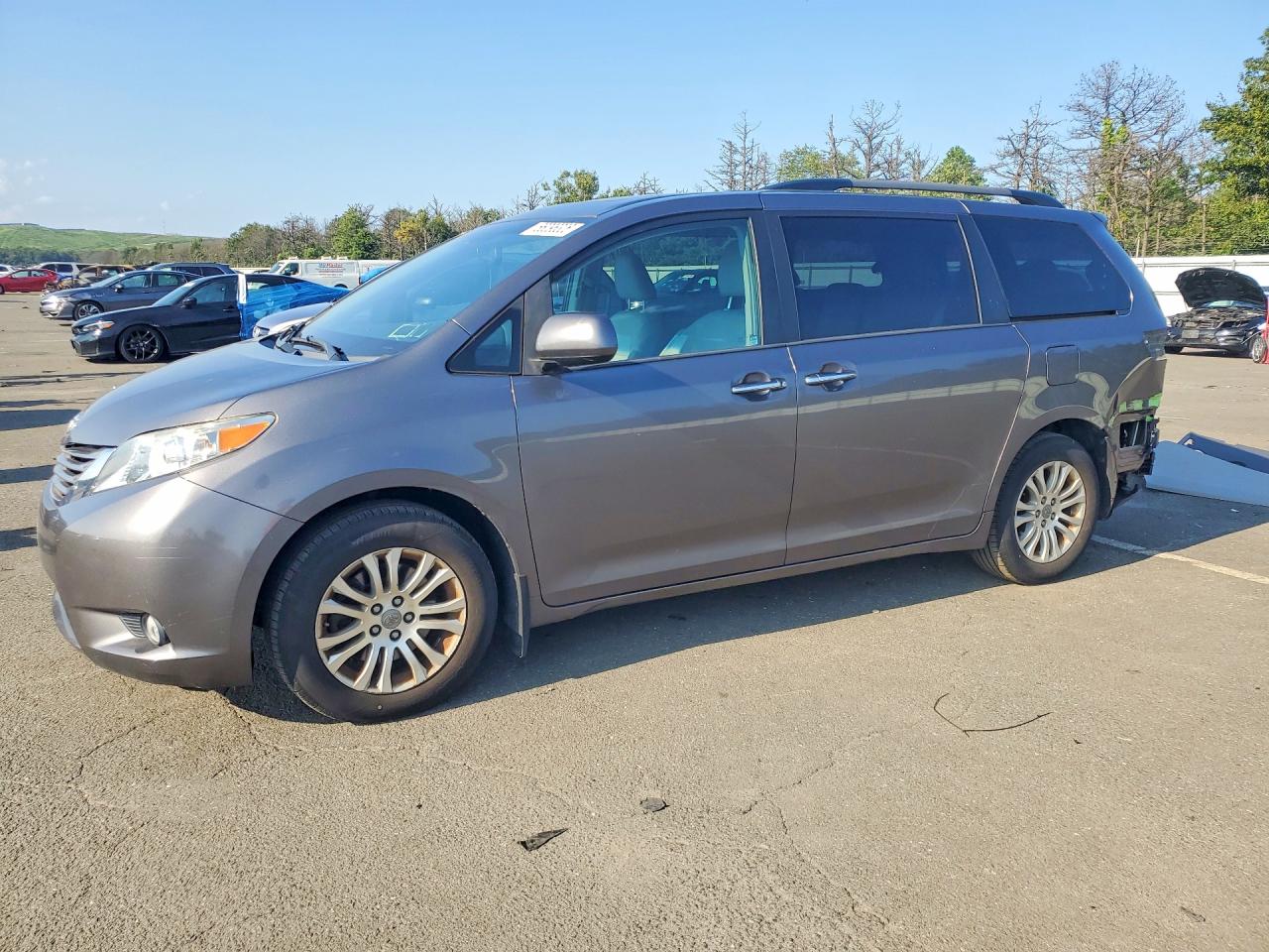 Photo of the 2017 TOYOTA SIENNA XLE 8-PASSENGER