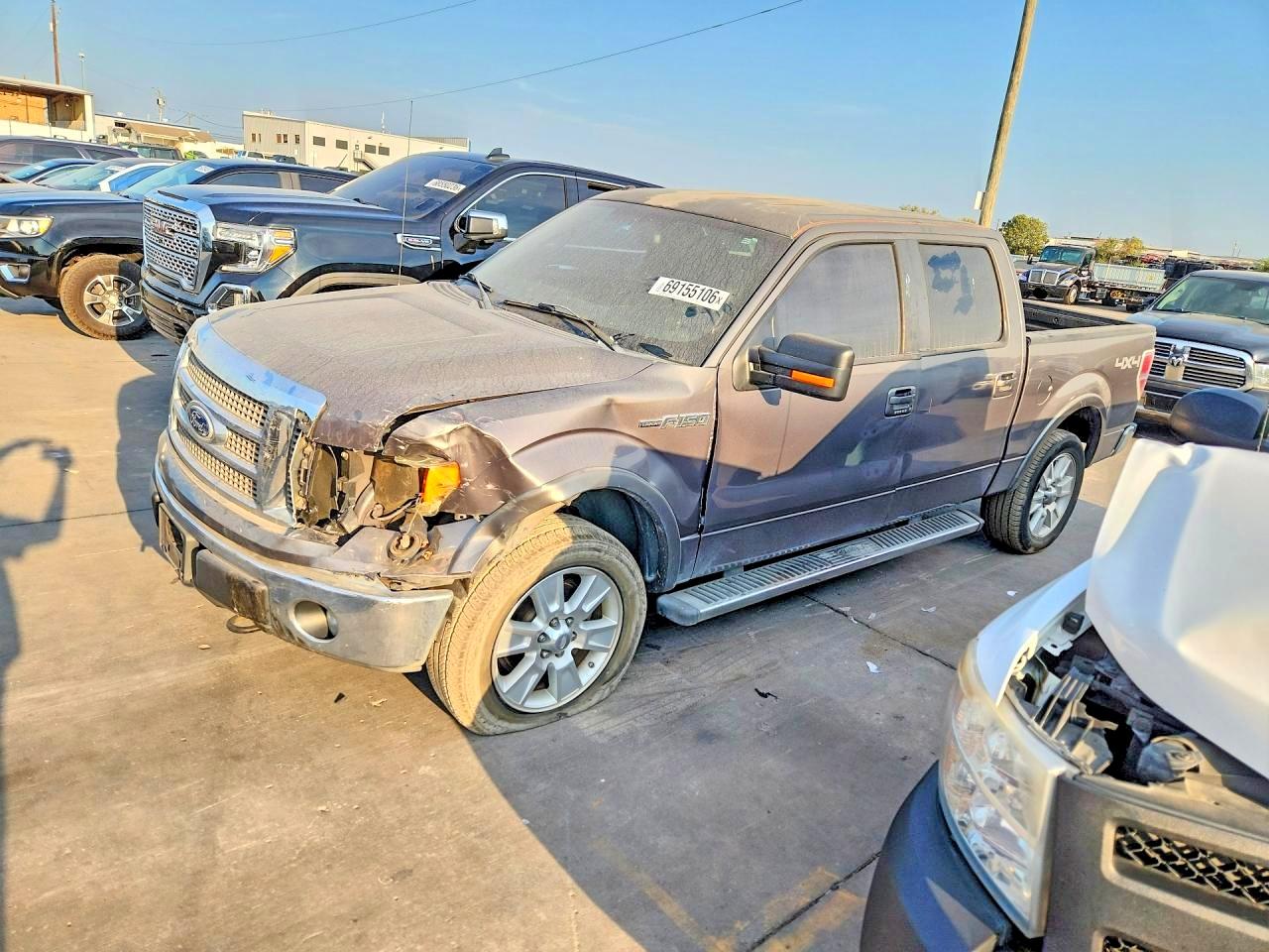 Photo of the 2011 FORD F150 LARIAT