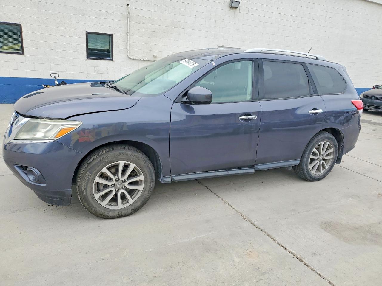 Photo of the 2014 NISSAN PATHFINDER S