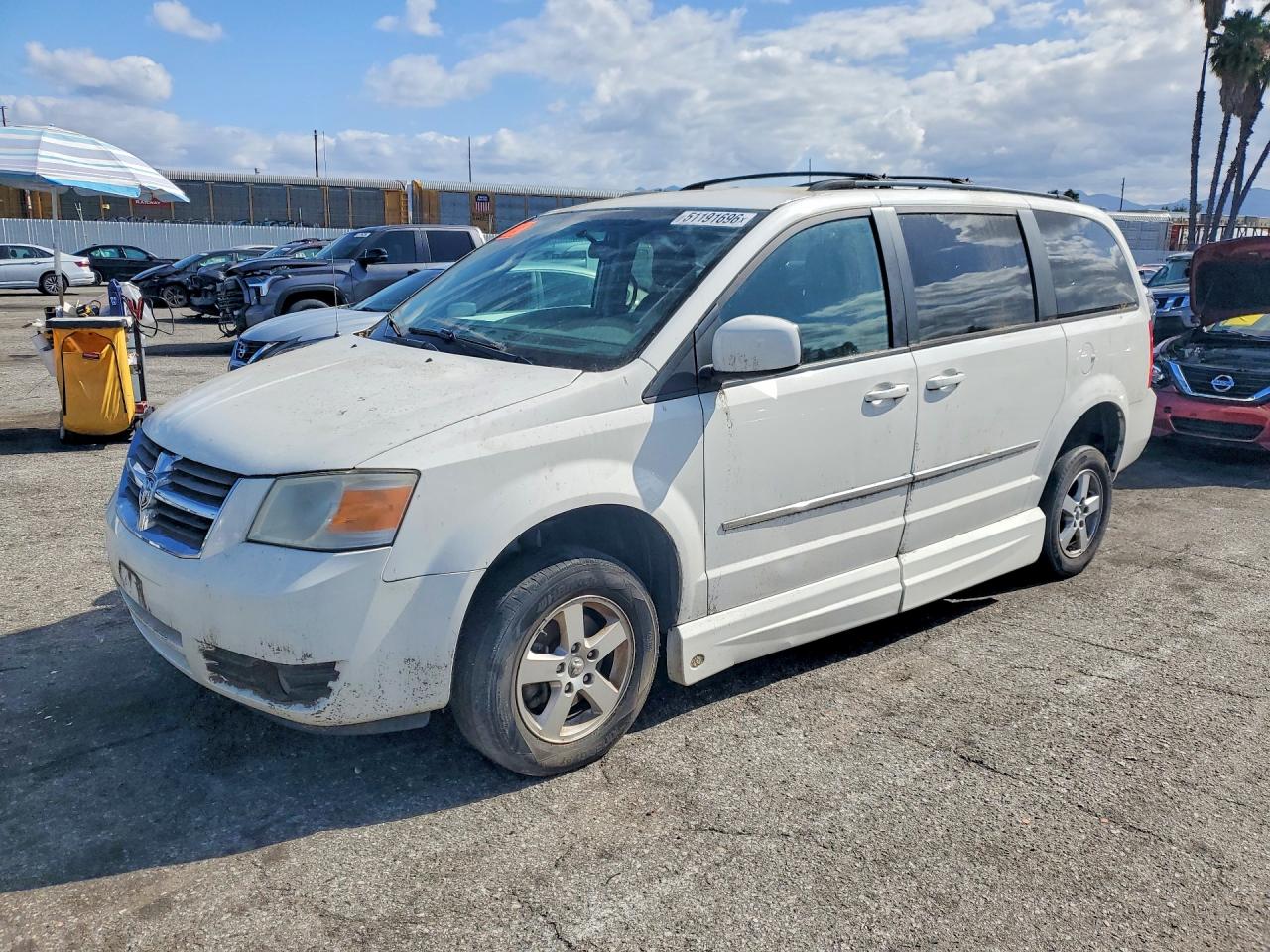 Photo of the 2010 DODGE GRAND CARAVAN SXT