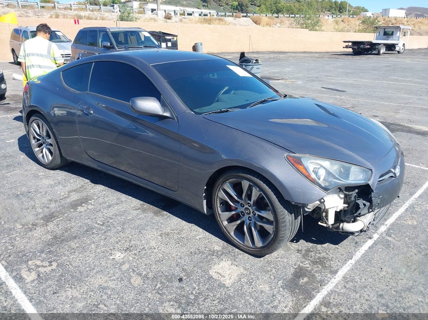 Photo of the 2013 HYUNDAI GENESIS 2.0T R-SPEC