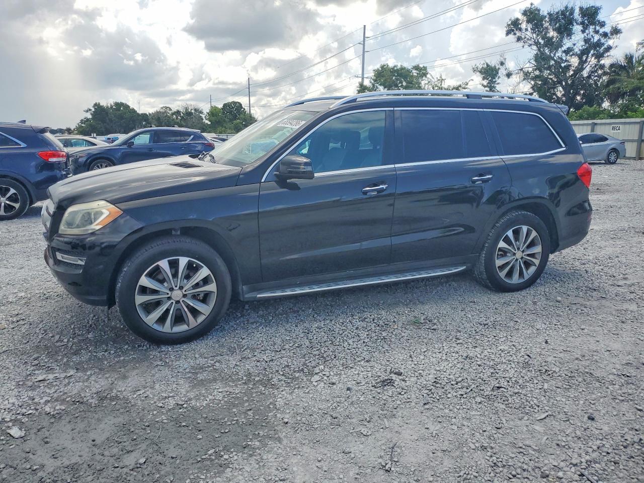 Photo of the 2016 MERCEDES-BENZ GL 350 BLUETEC