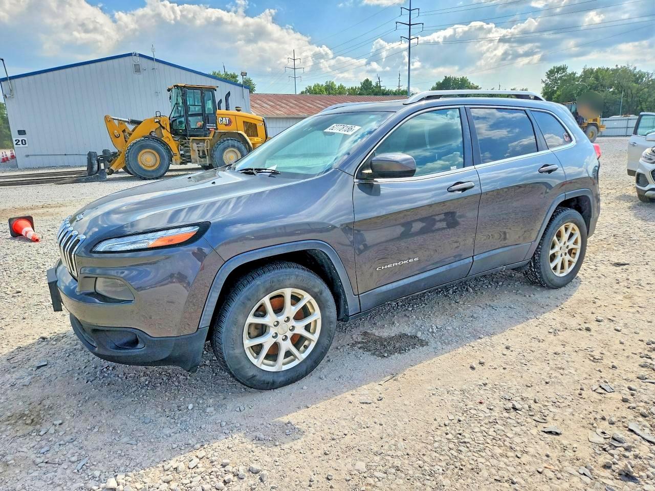 Photo of the 2015 JEEP CHEROKEE LATITUDE