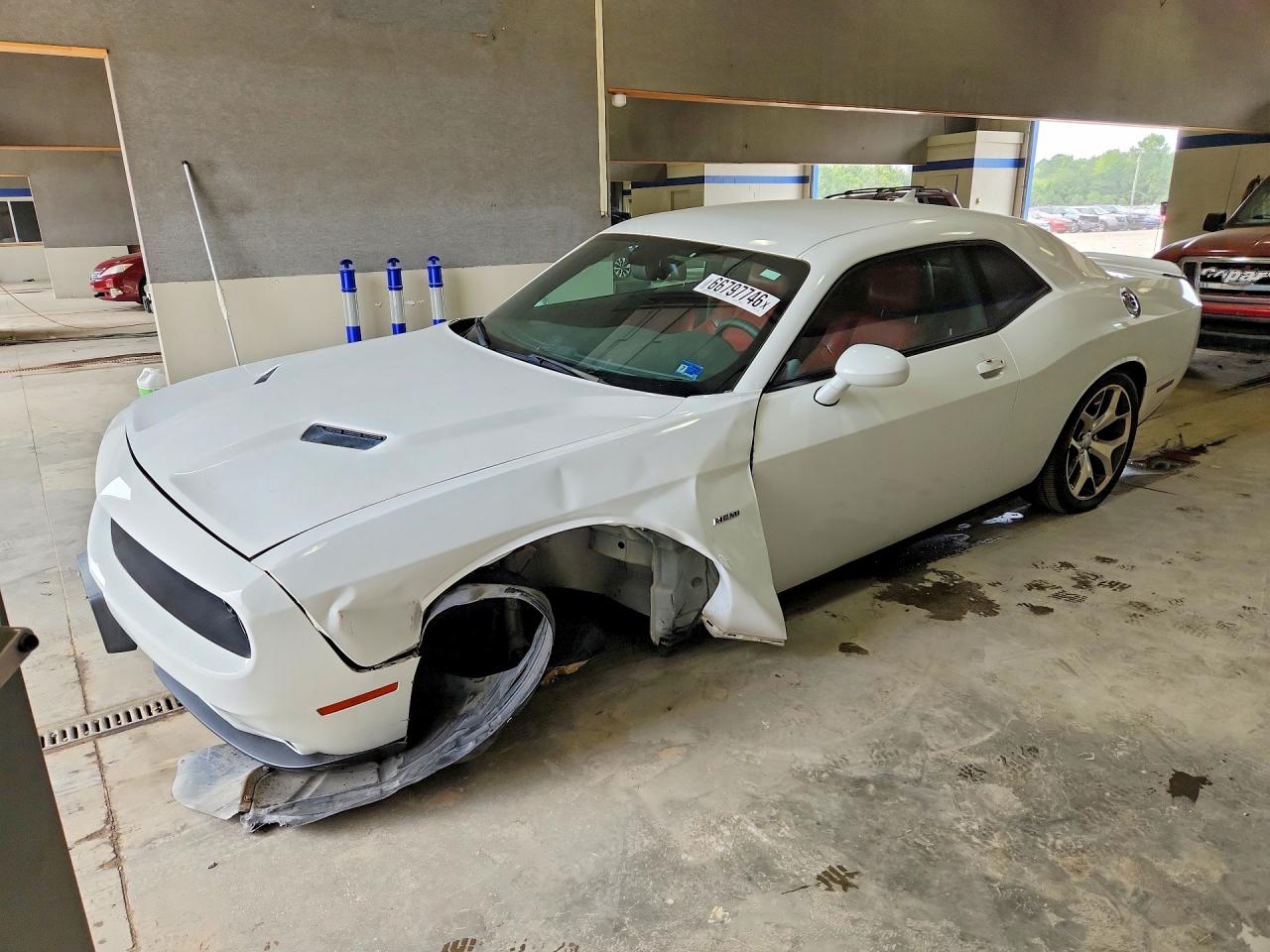 Photo of the 2016 DODGE CHALLENGER R/T
