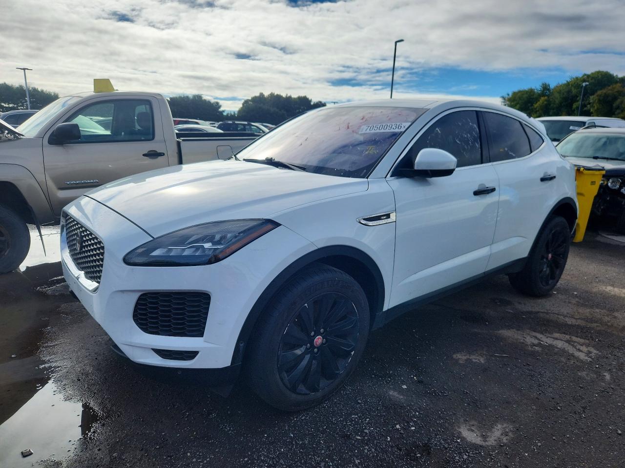 Photo of the 2018 JAGUAR E-PACE SE