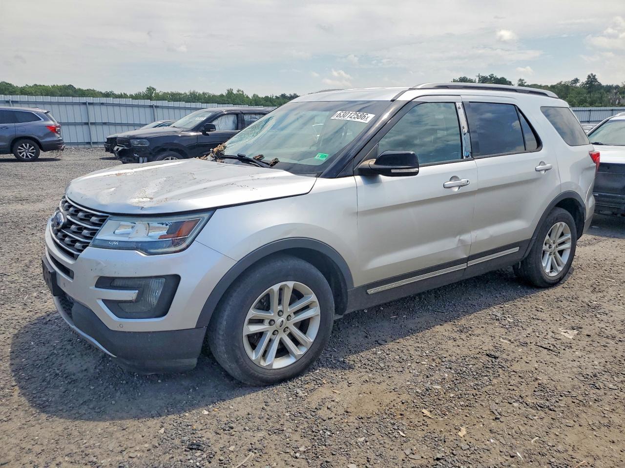 Photo of the 2016 FORD EXPLORER XLT
