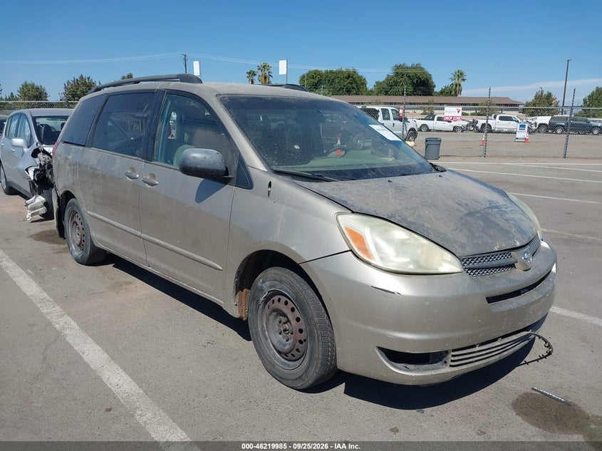 Photo of the 2004 TOYOTA SIENNA LE