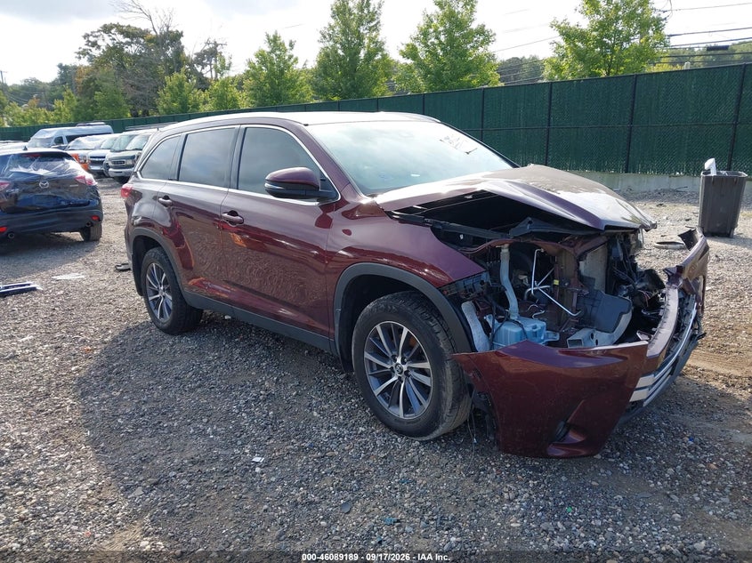 Photo of the 2019 TOYOTA HIGHLANDER XLE
