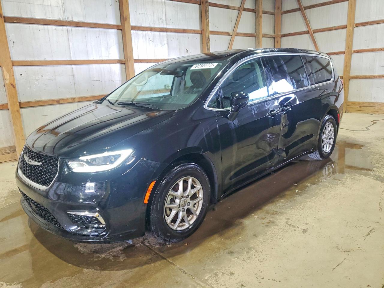 Photo of the 2024 CHRYSLER PACIFICA TOURING L