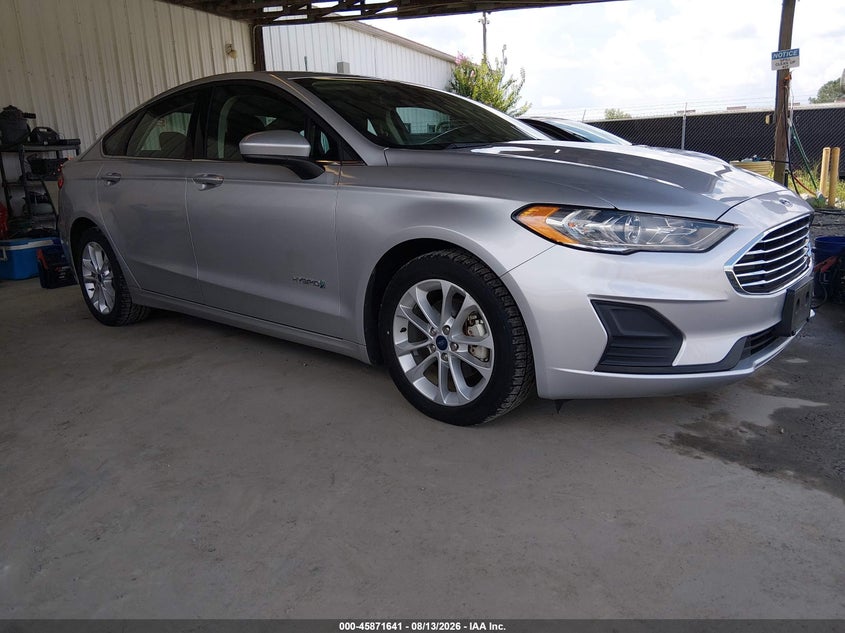Photo of the 2019 FORD FUSION HYBRID SE