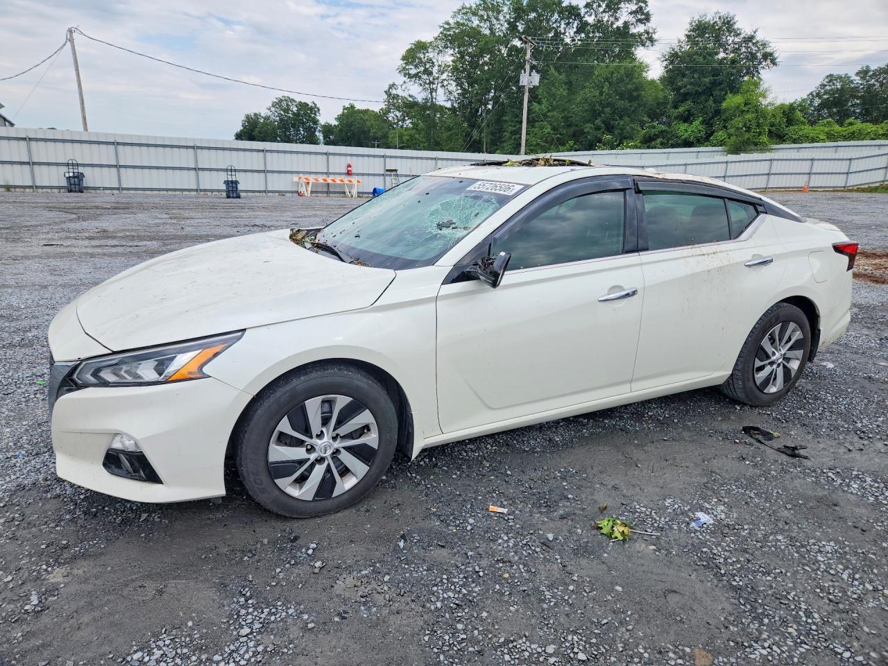 Photo of the 2020 NISSAN ALTIMA SV