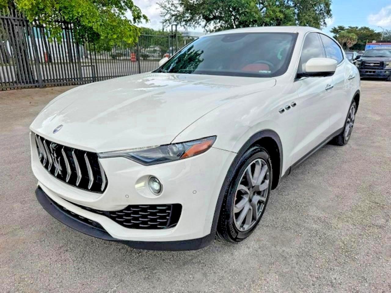 Photo of the 2018 MASERATI LEVANTE