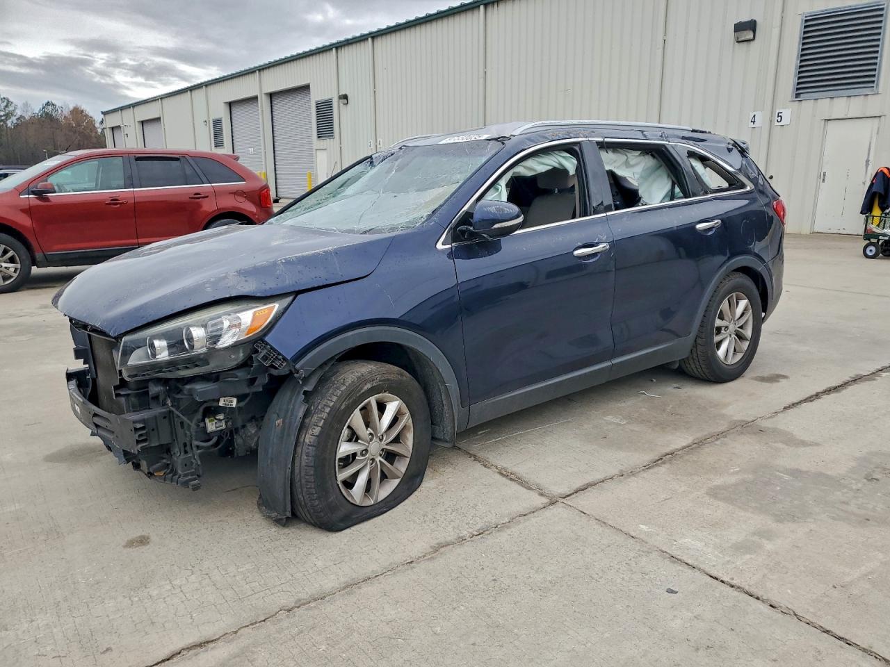 Photo of the 2017 KIA SORENTO LX