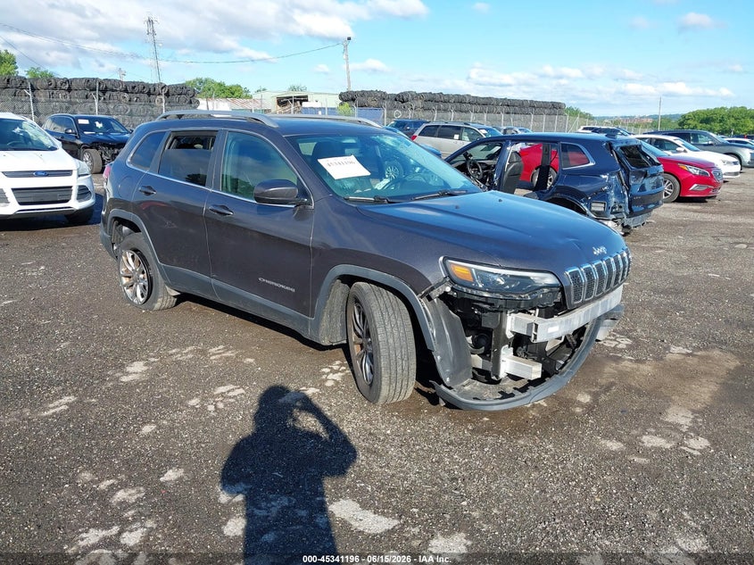 Photo of the 2019 JEEP CHEROKEE LATITUDE PLUS 4X4
