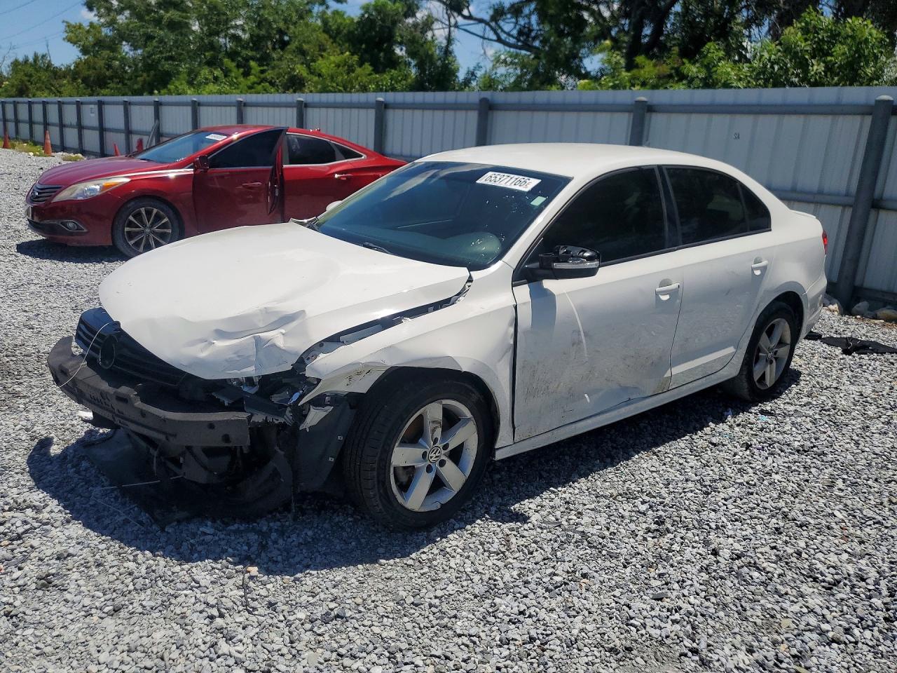Photo of the 2011 VOLKSWAGEN JETTA TDI