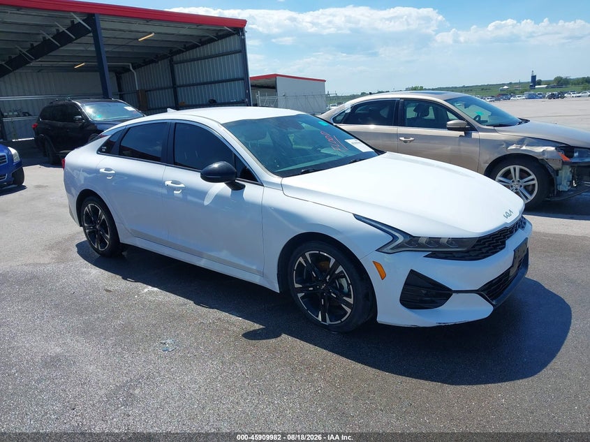 Photo of the 2023 KIA K5 GT-LINE