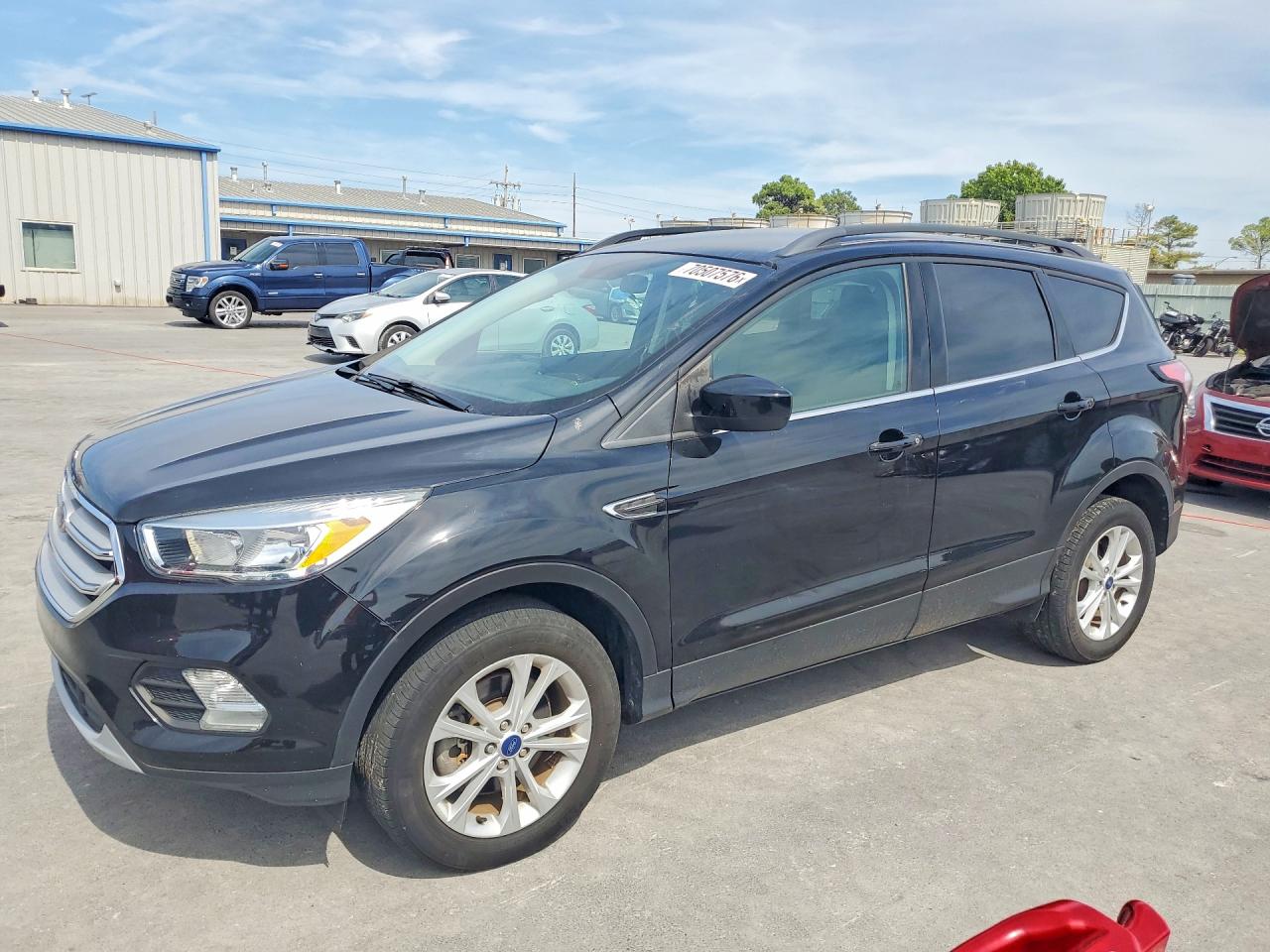Photo of the 2018 FORD ESCAPE SE