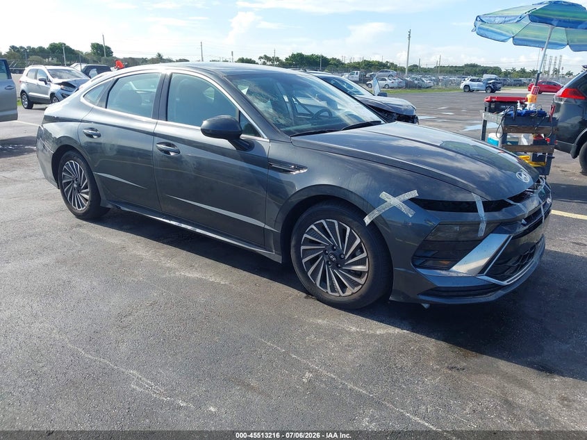 Photo of the 2025 HYUNDAI SONATA HYBRID SEL